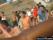 Порно нудистов на пляжу видео онлайн